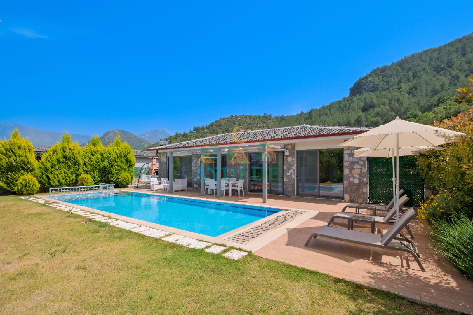 Villa Life 2